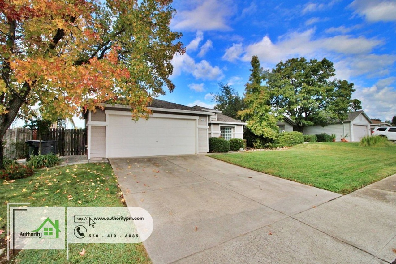 737 Mallard St - Photo 6 of 29
