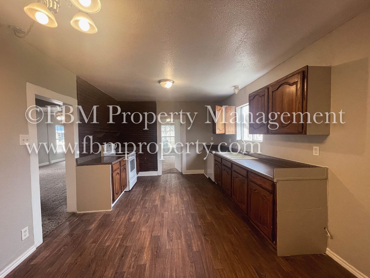 202 E Vanstons St - Photo 4 of 15
