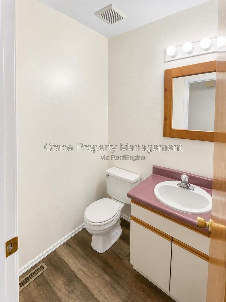 105 Huron Ct - Photo 4 of 28