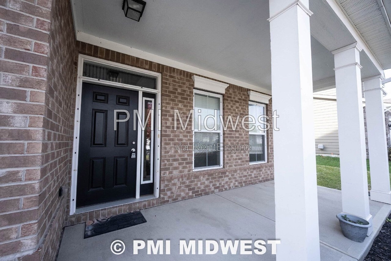 1381 Fieldcrest Ln - Photo 2 of 43