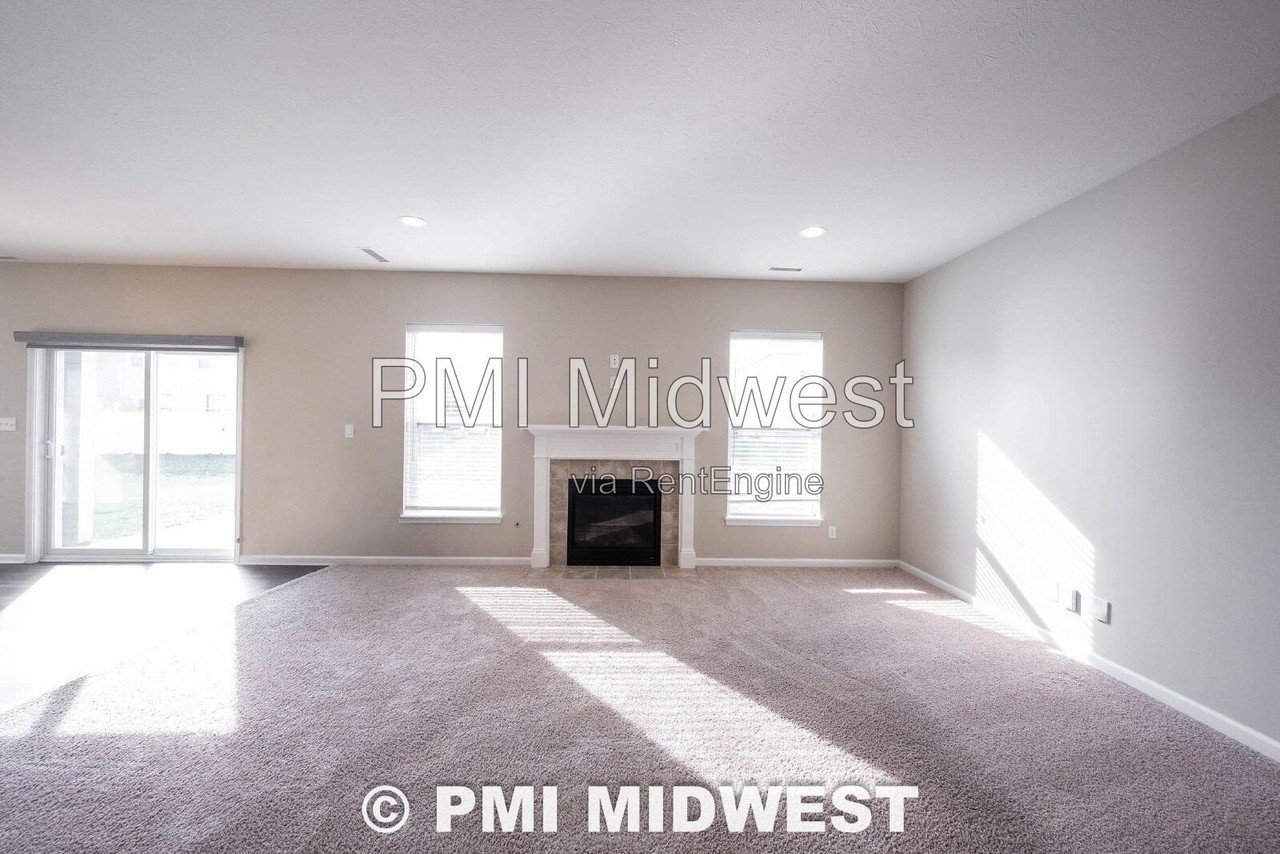 1381 Fieldcrest Ln - Photo 6 of 43