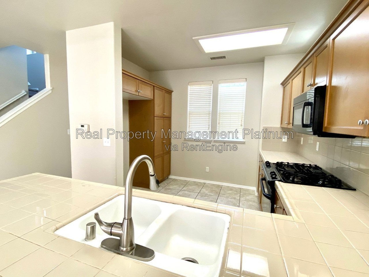 3942 Trenton Ave - Photo 3 of 22