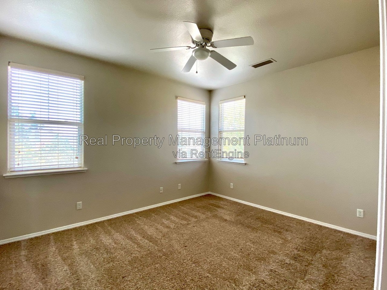 3942 Trenton Ave - Photo 5 of 22