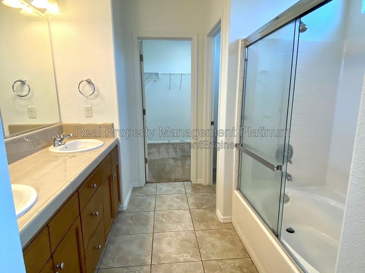 3942 Trenton Ave - Photo 6 of 22