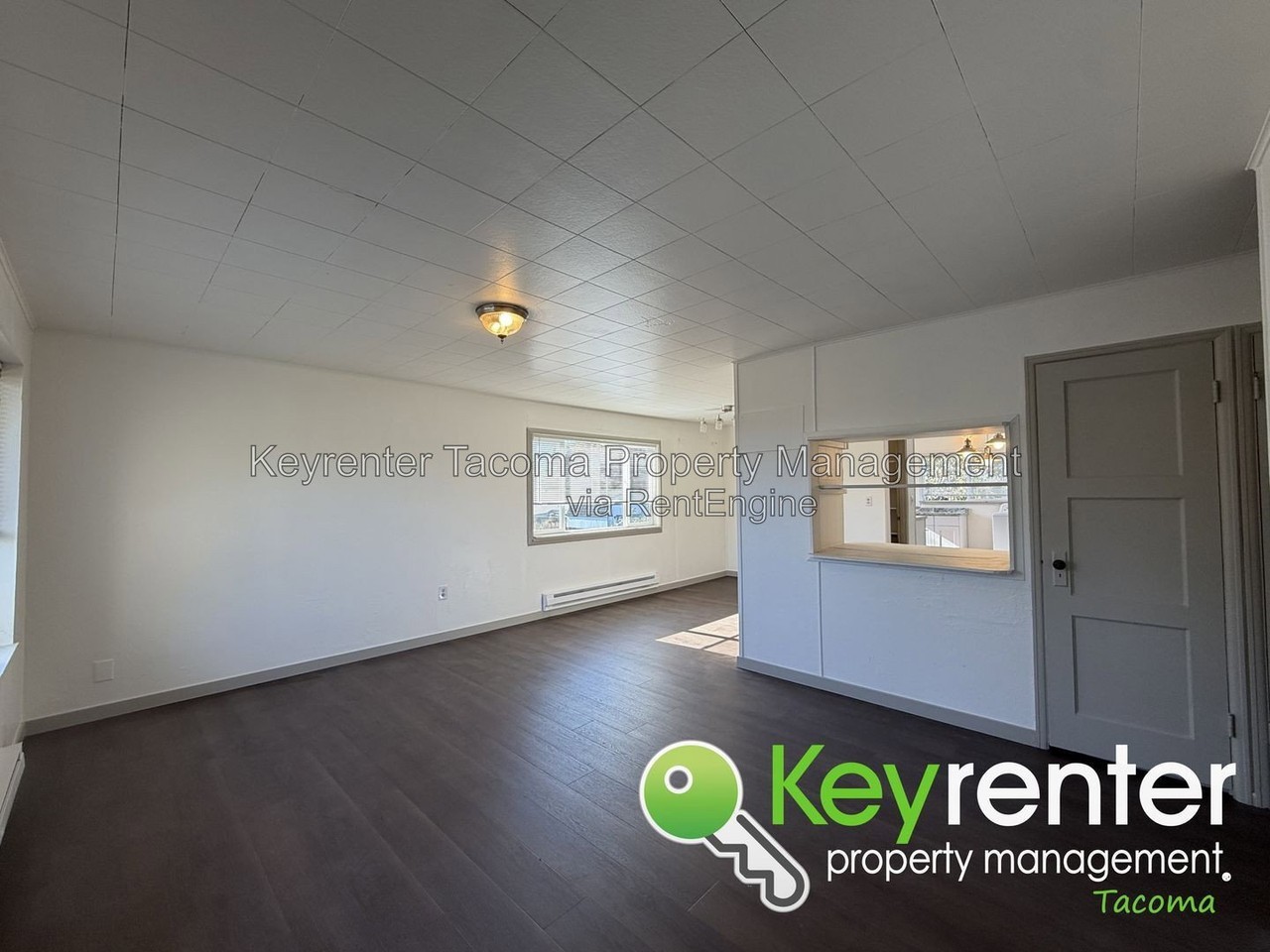 2453 Perry Ave - Photo 3 of 16