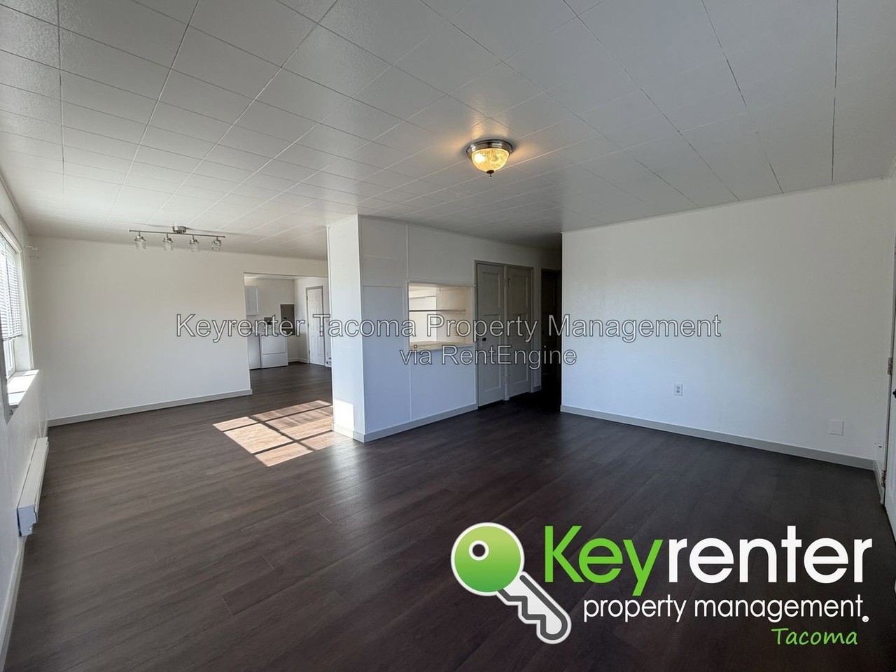 2453 Perry Ave - Photo 5 of 16