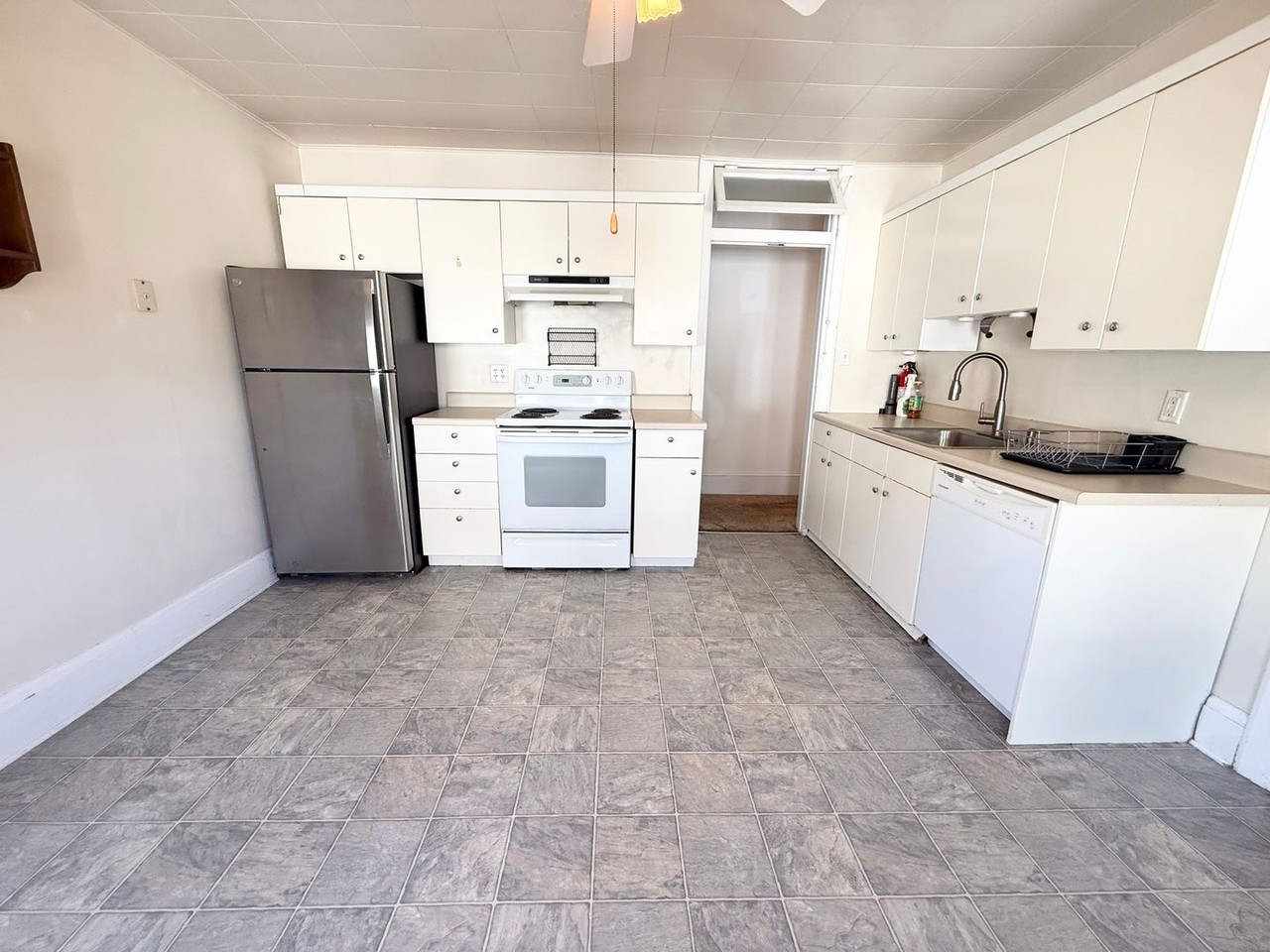 710 Darby Rd #2 - Photo 6 of 26
