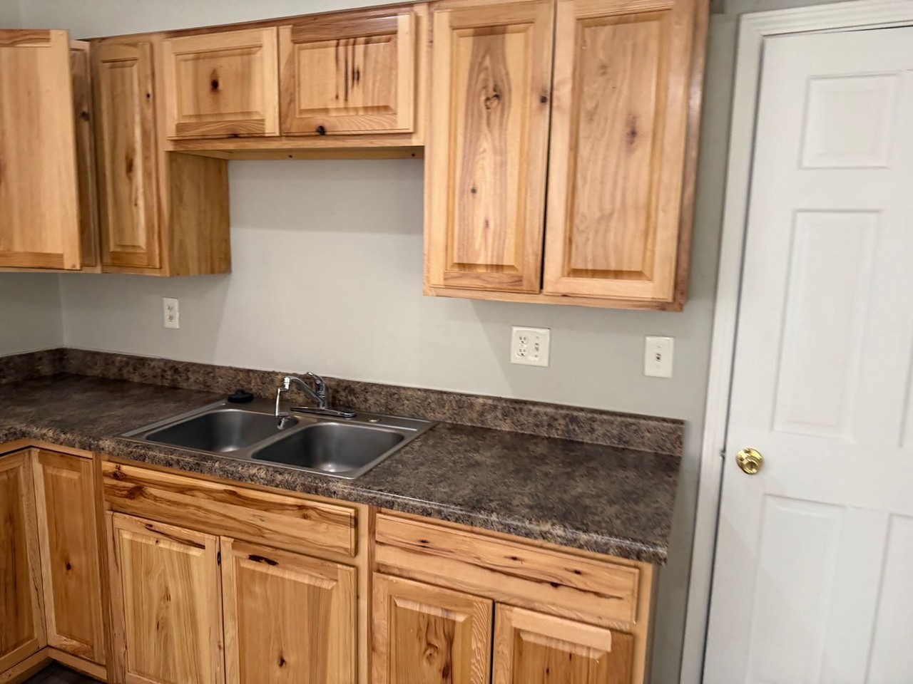 5088 Gray Dr - Photo 4 of 14