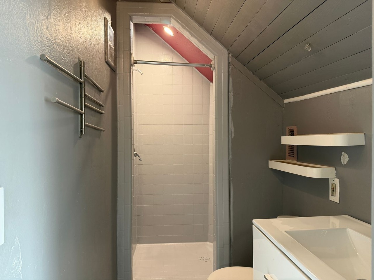 324 W Magnolia Ave #4 - Photo 5 of 14