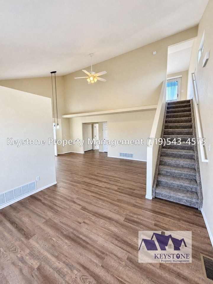 42 W Sunnyslope Dr - Photo 2 of 22