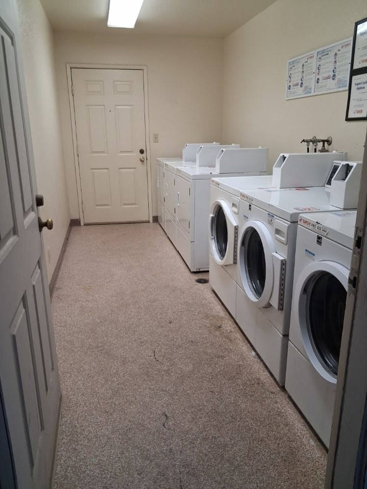 Pheasant Court Apartments - Photo 5 of 35