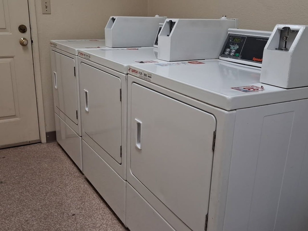 Pheasant Court Apartments - Photo 7 of 35