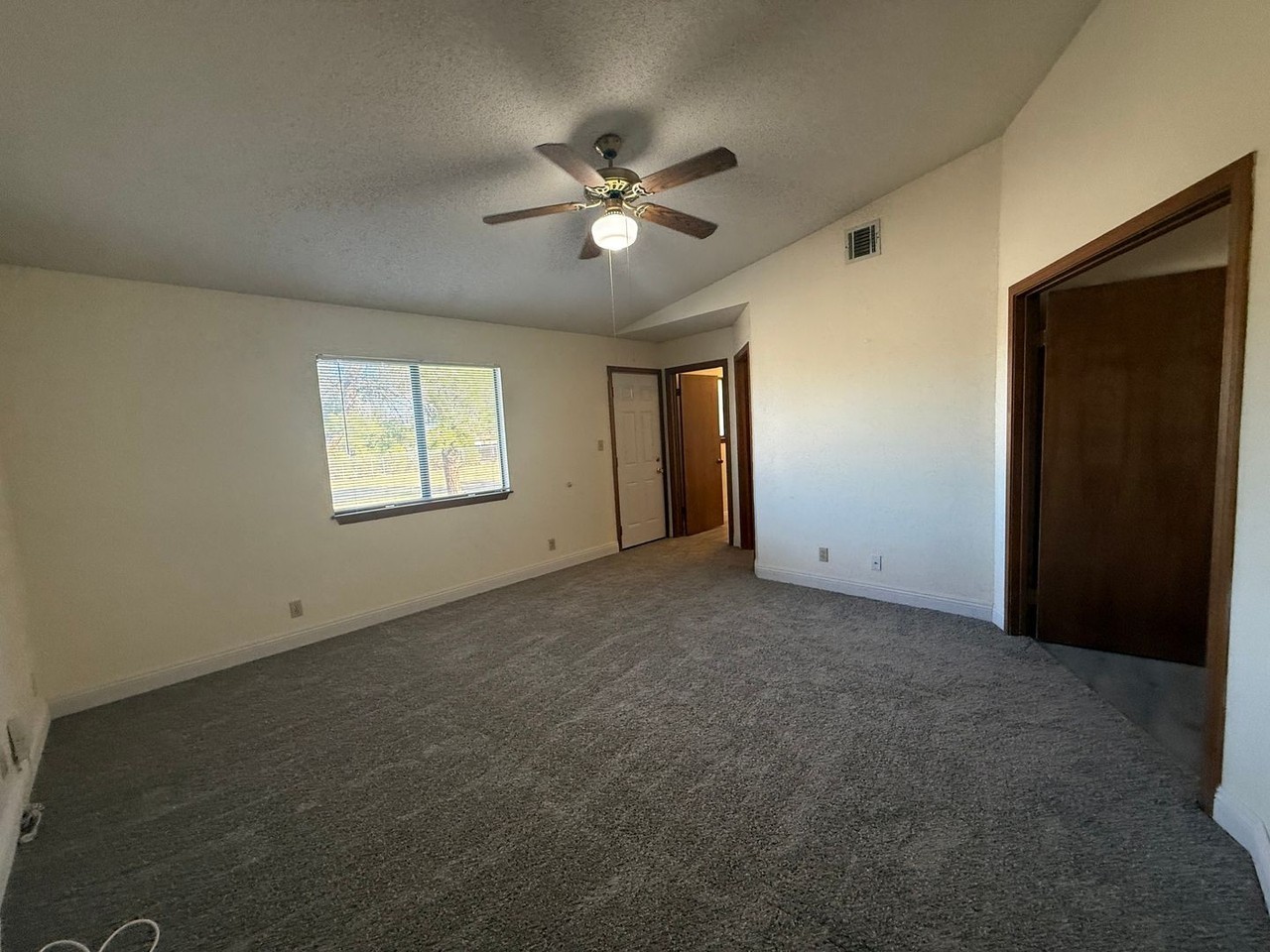 12755 Kewanna Rd - Photo 6 of 49