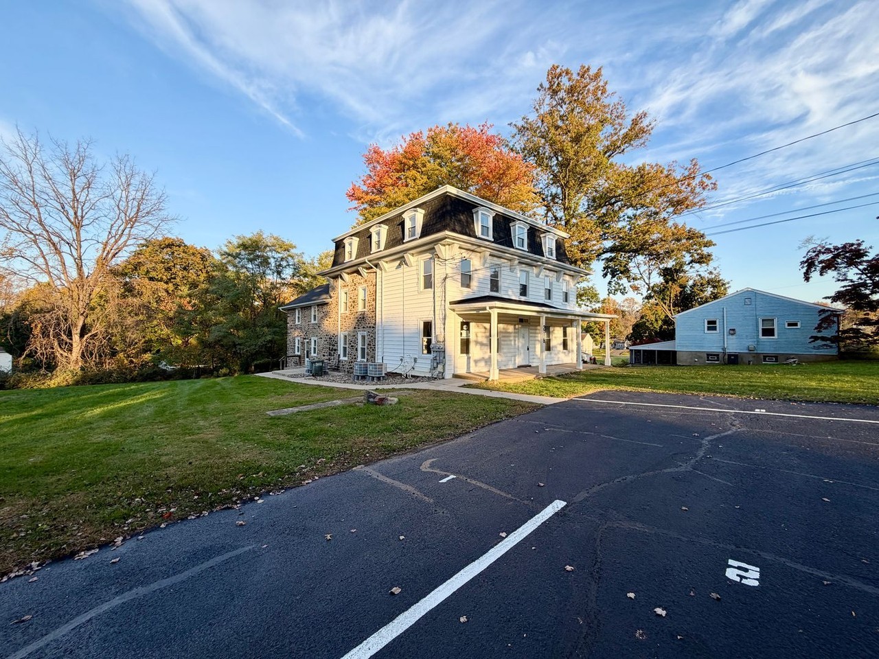 216 E Bristol Rd - Photo 4 of 24