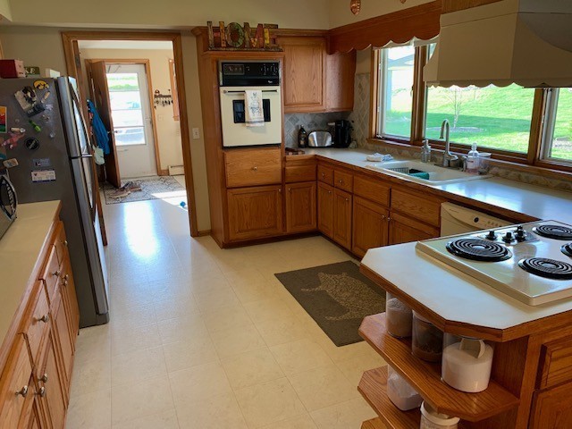 17021 Sunset Ave - Photo 5 of 22