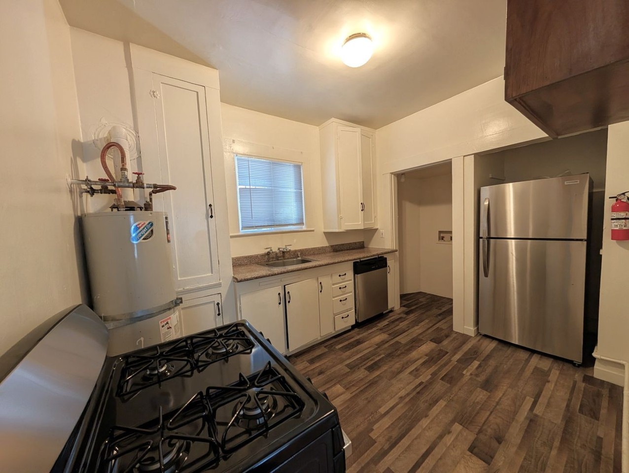 2207 14th Ave - Photo 2 of 9