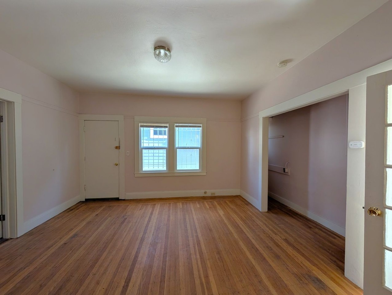 2207 14th Ave - Photo 7 of 9