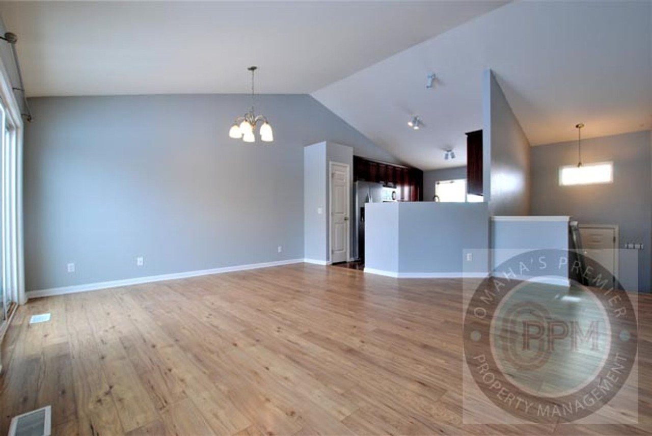 19350 Laci St - Photo 3 of 12