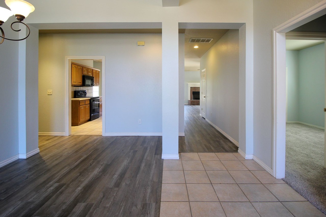 4121 N Pine Ave - Photo 2 of 25