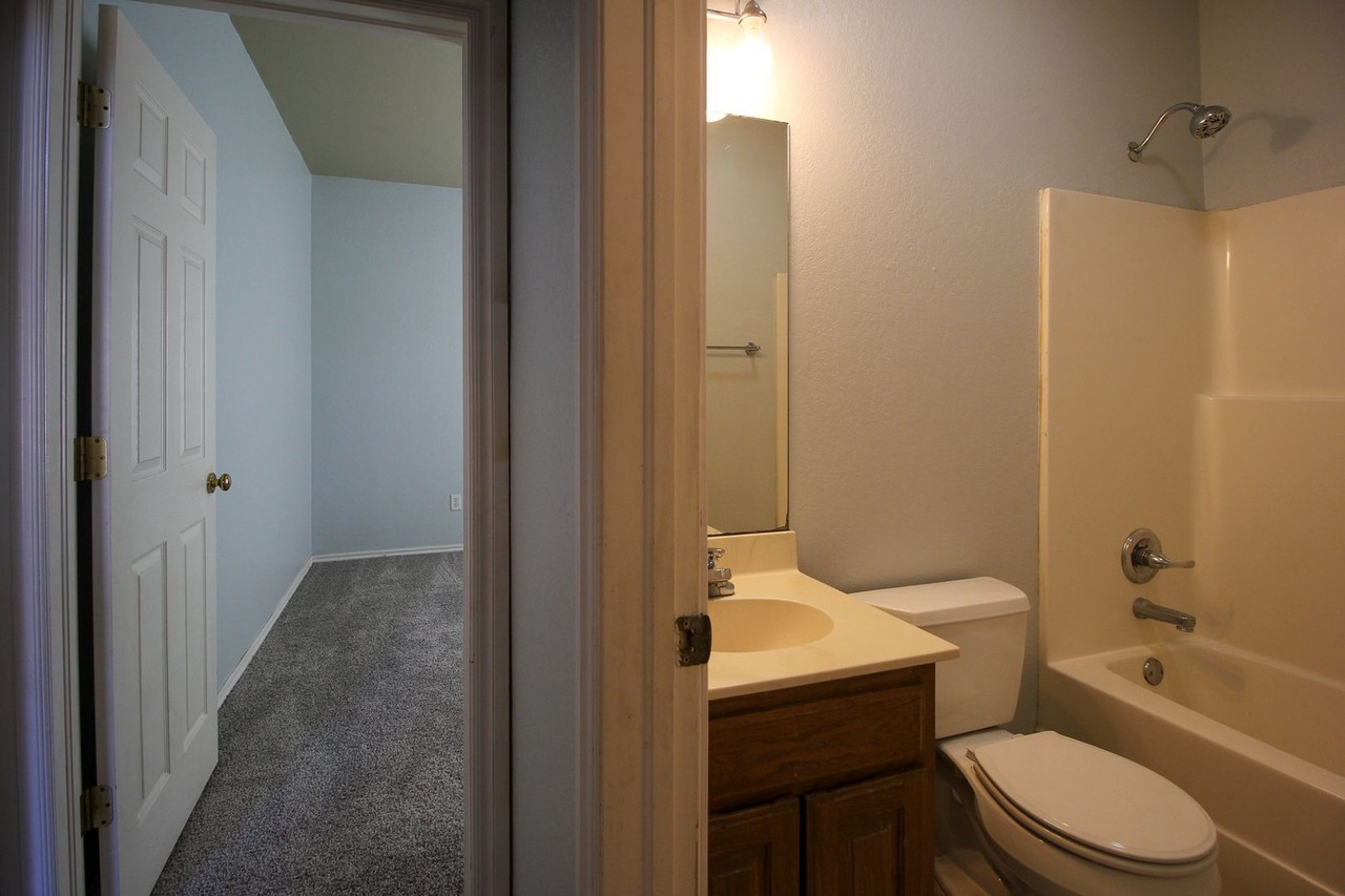4121 N Pine Ave - Photo 5 of 25
