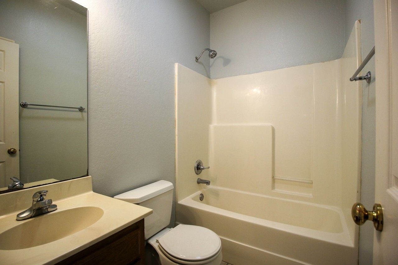 4121 N Pine Ave - Photo 6 of 25