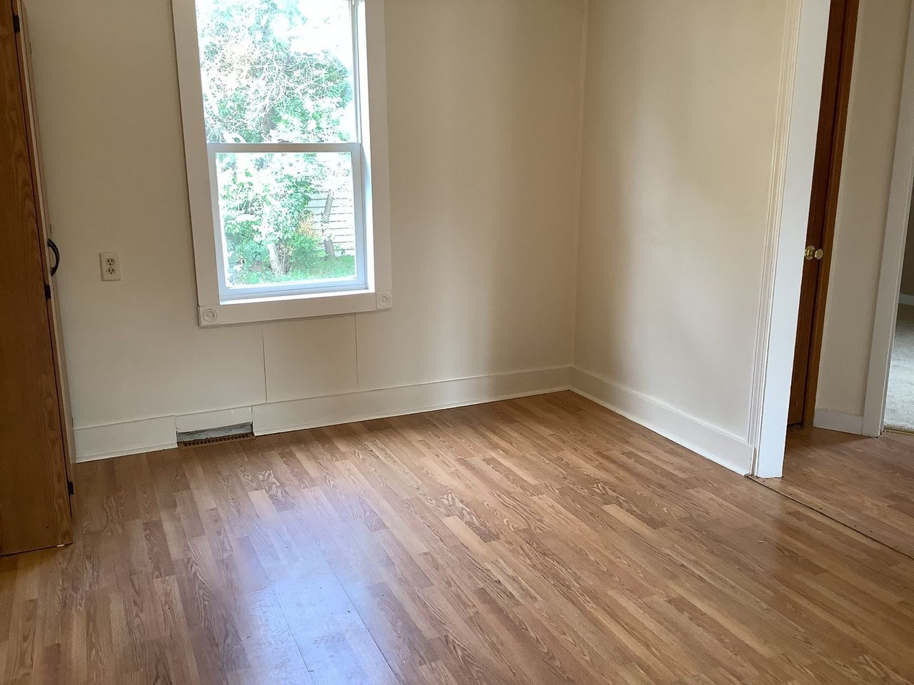123 5th Ave E - Photo 5 of 10