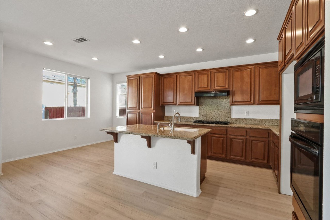 14124 Tiger Lily Ct - Photo 2 of 20