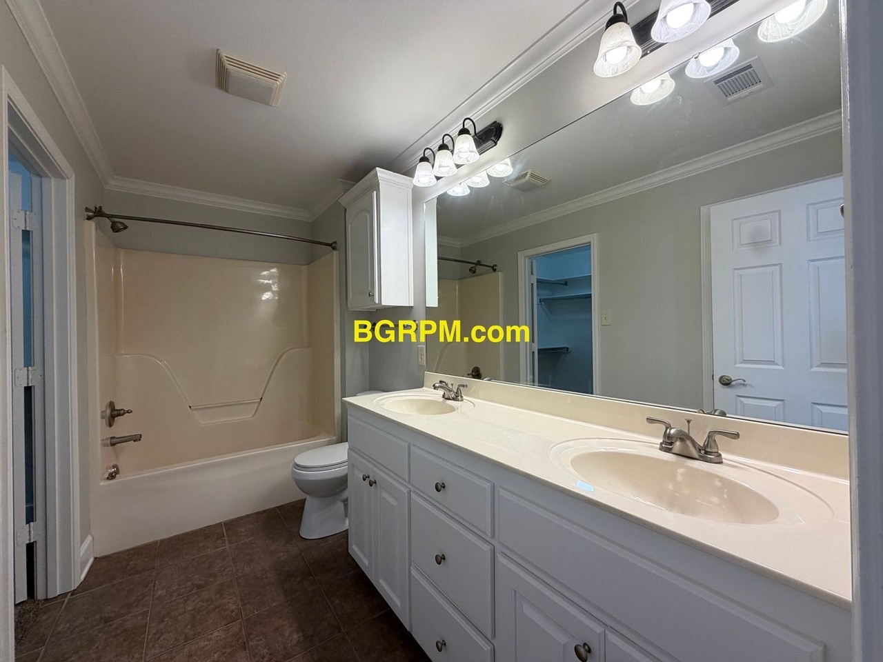 1905 Airborn Dr - Photo 6 of 11