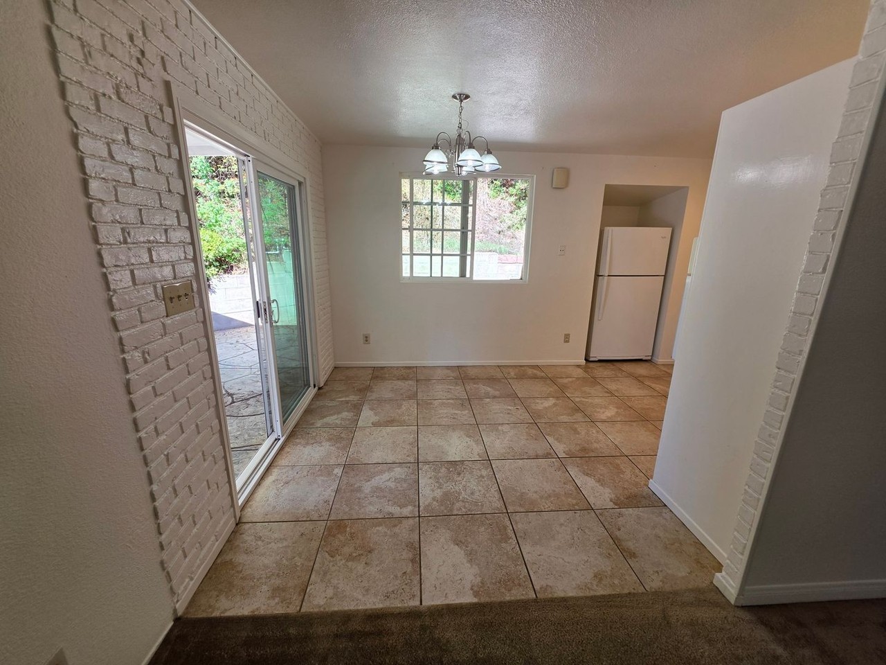 3372 Marlesta Dr - Photo 5 of 19