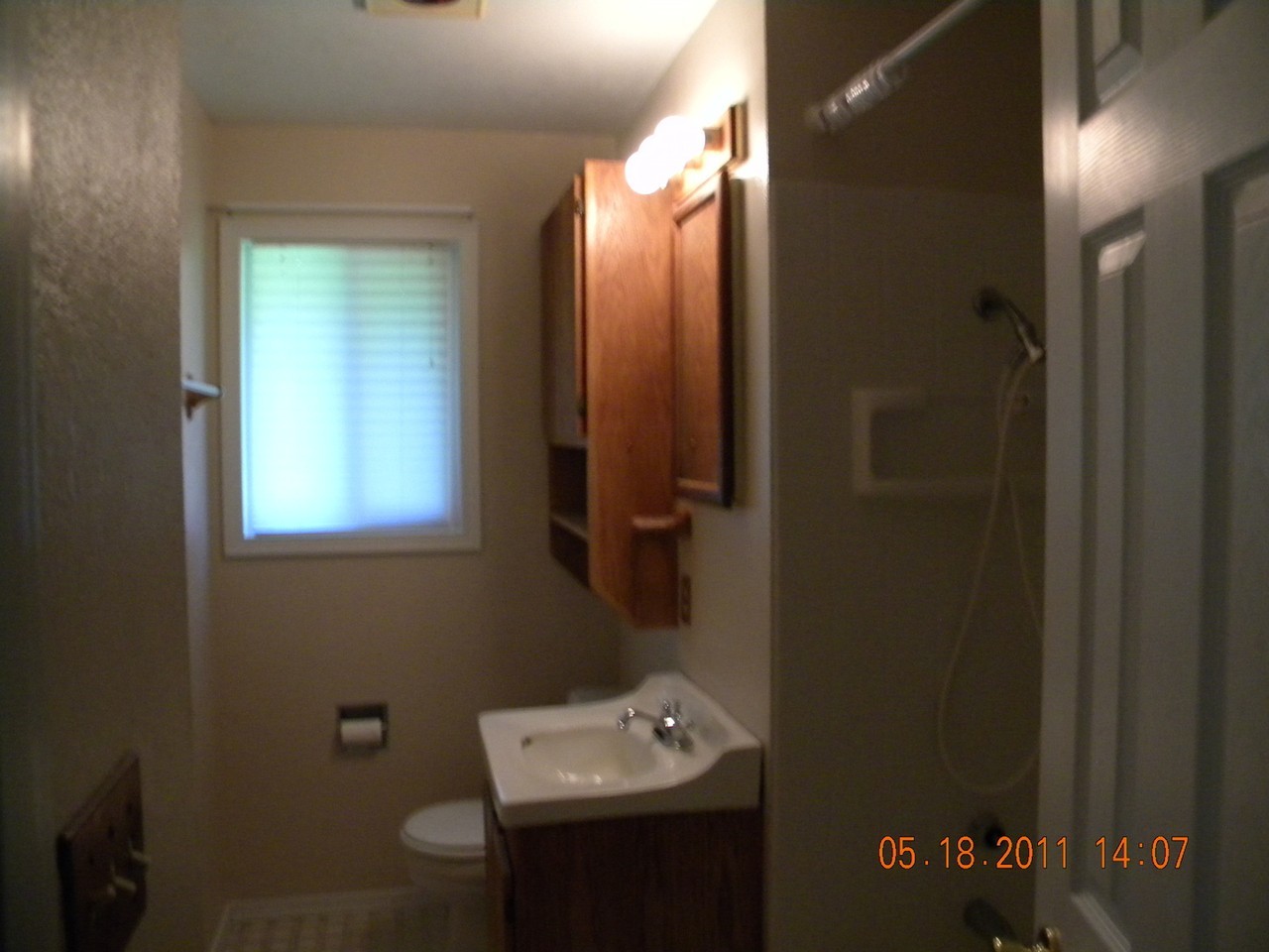 799 Barrett Ave - Photo 6 of 11