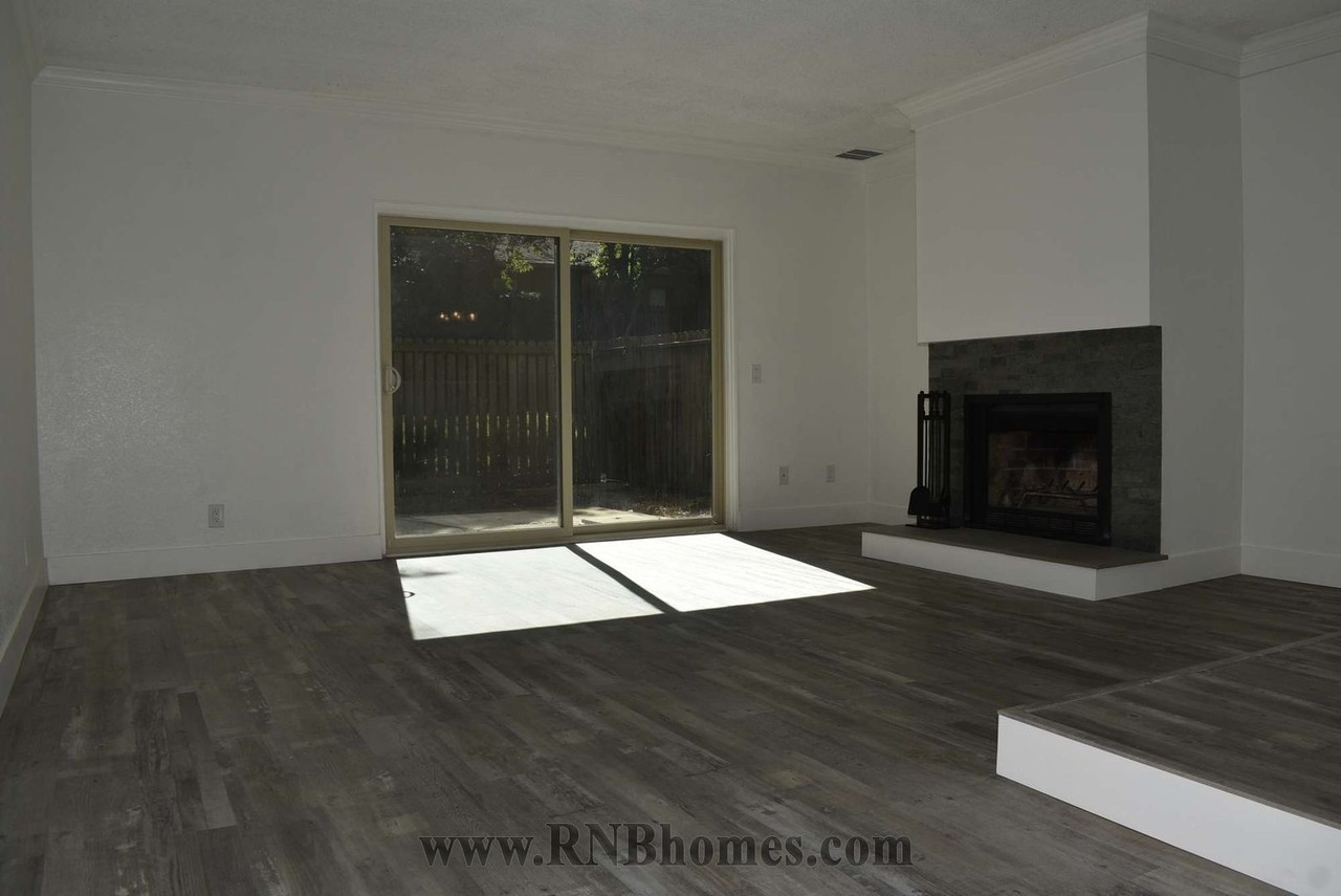 7439 Sunrise Blvd - Photo 3 of 15