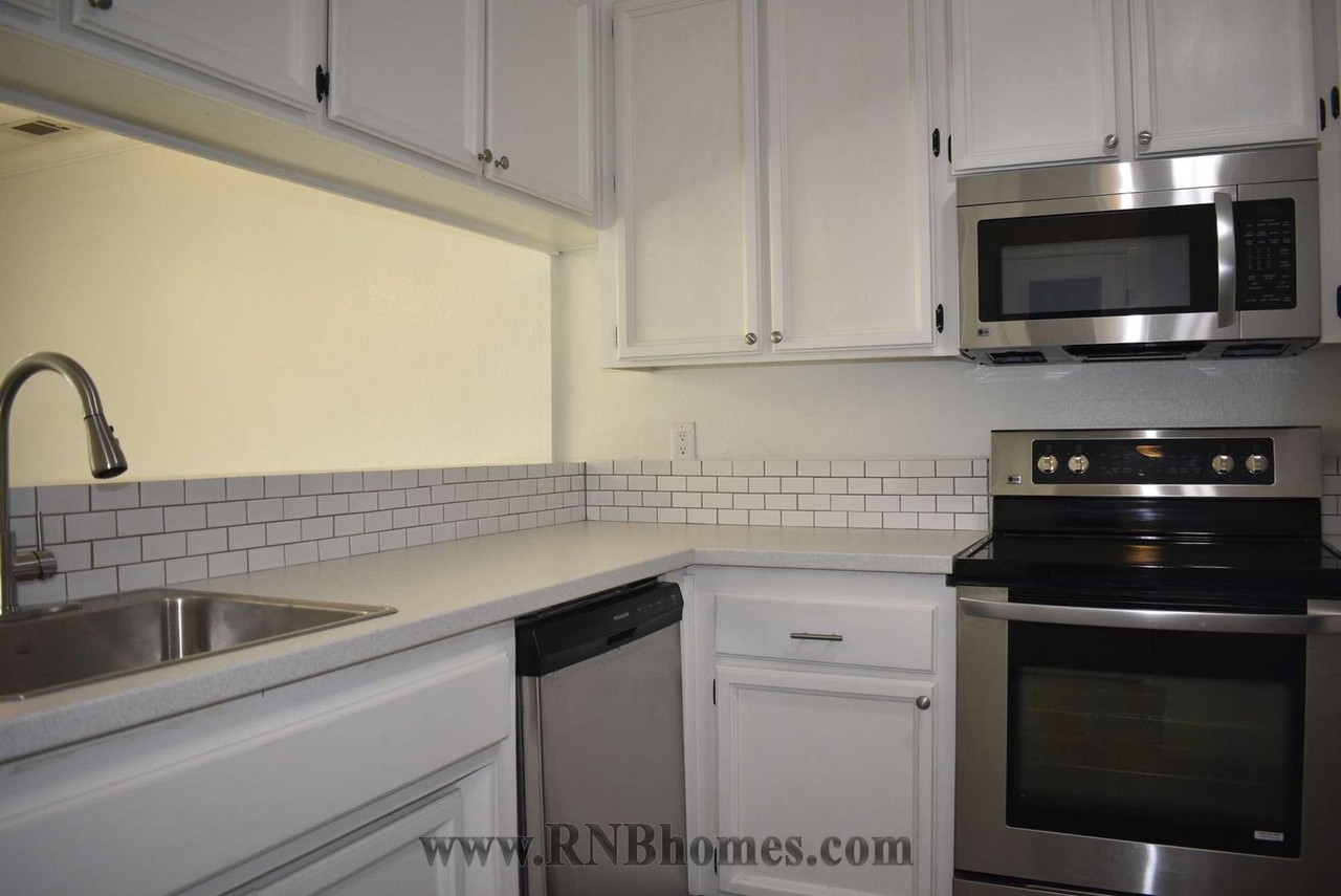 7439 Sunrise Blvd - Photo 5 of 15