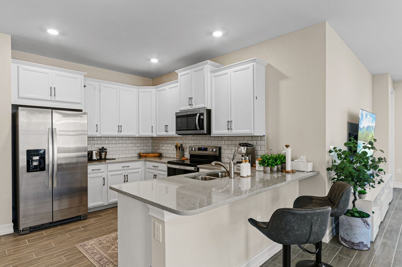 1109 Rolling Brook Ln - Photo 6 of 19