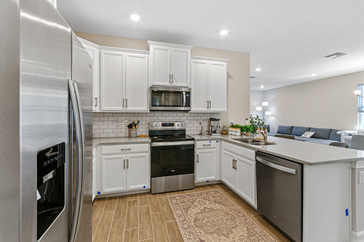 1109 Rolling Brook Ln - Photo 7 of 19