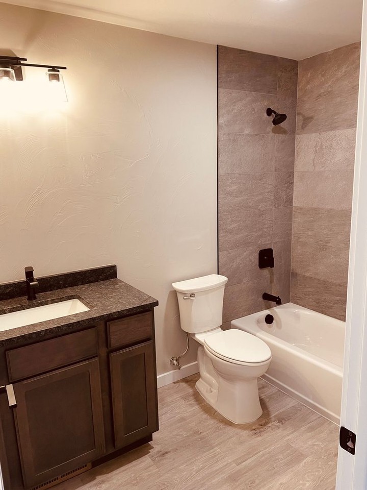 4392 Brookside Ln - Photo 4 of 24
