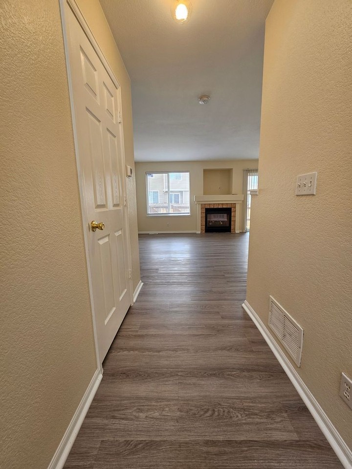 1255 S Zeno Cir #B - Photo 3 of 40