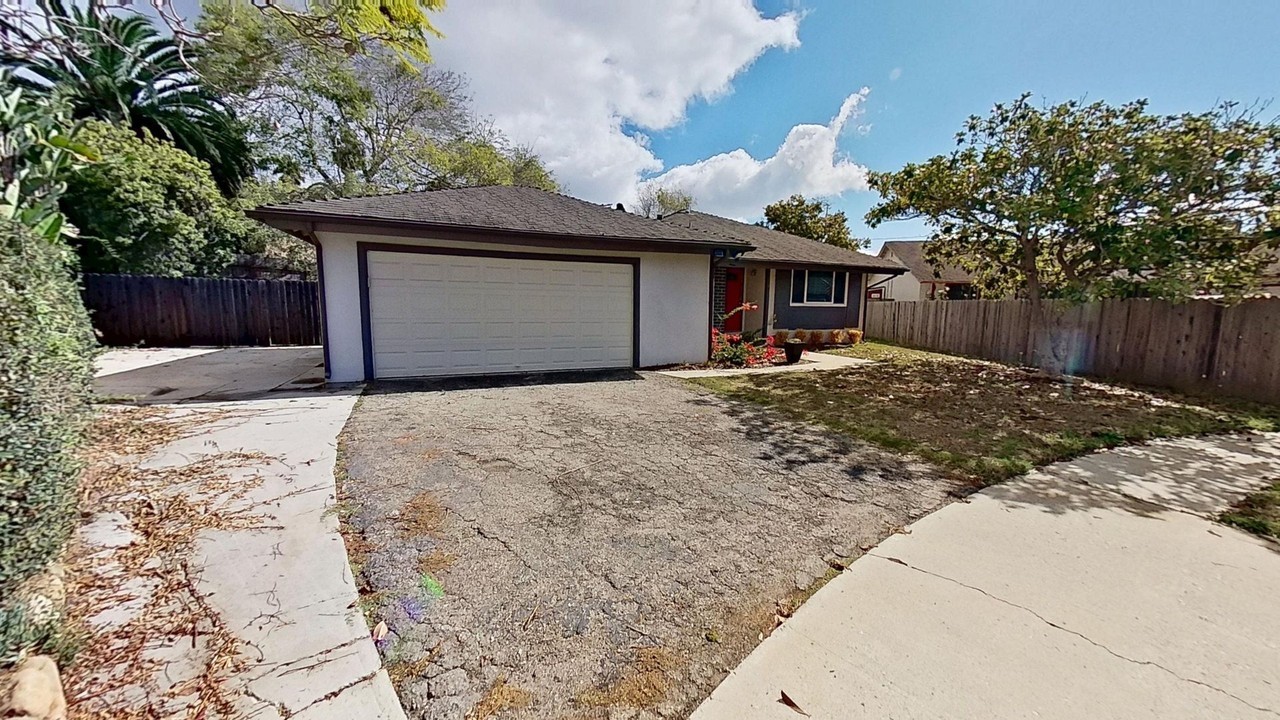 114 Saint Albans Pl - Photo 2 of 26