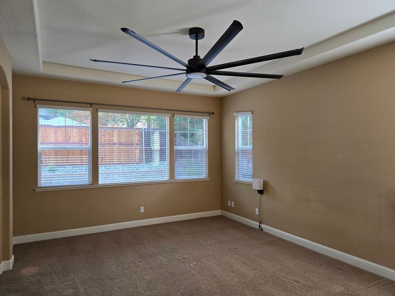 967 Hildebrand Cir - Photo 6 of 21