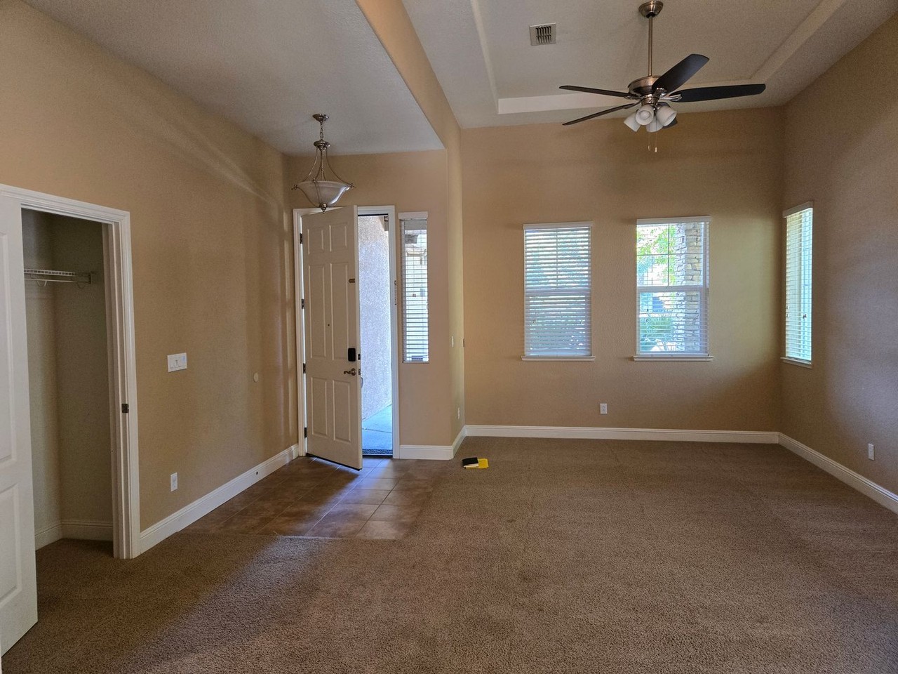 967 Hildebrand Cir - Photo 7 of 21
