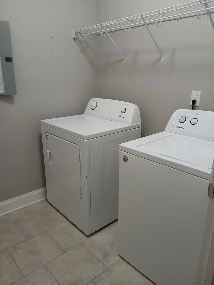 406 Walker Cir - Photo 4 of 15