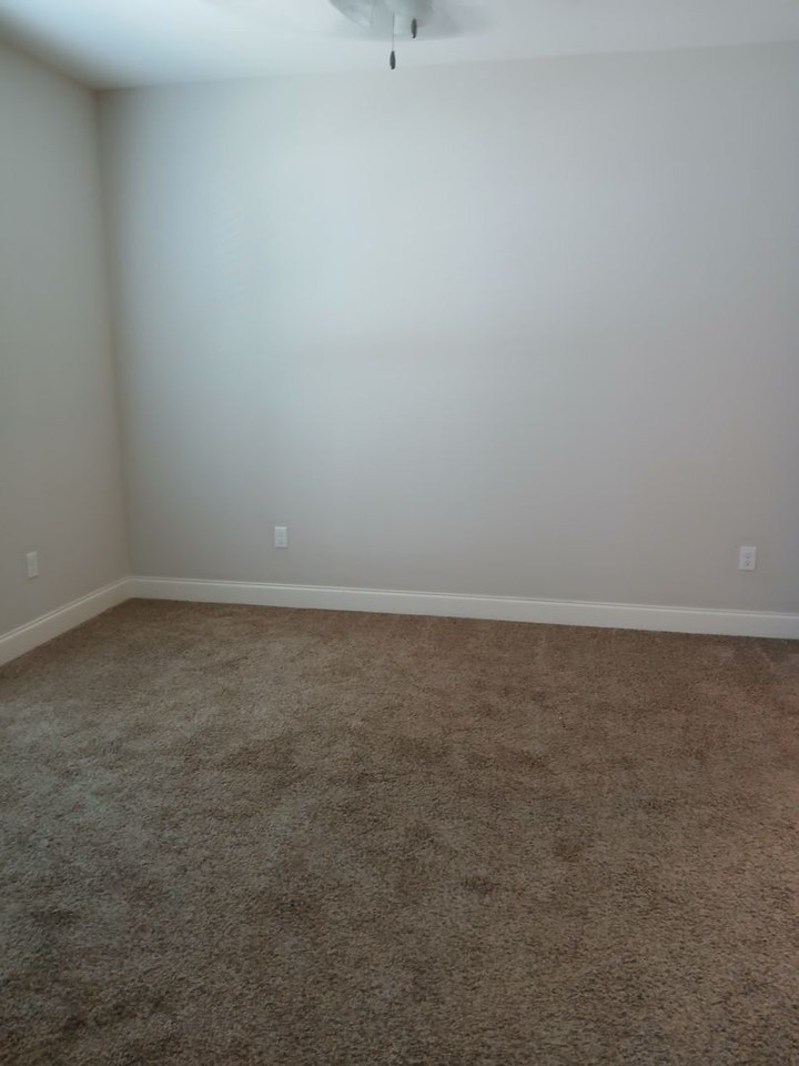 406 Walker Cir - Photo 7 of 15