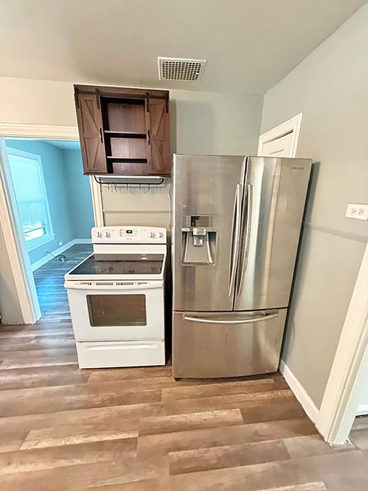 610 Harvey St - Photo 5 of 20