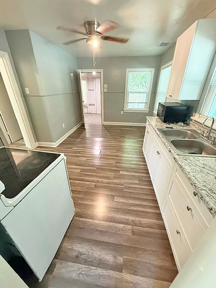610 Harvey St - Photo 6 of 20