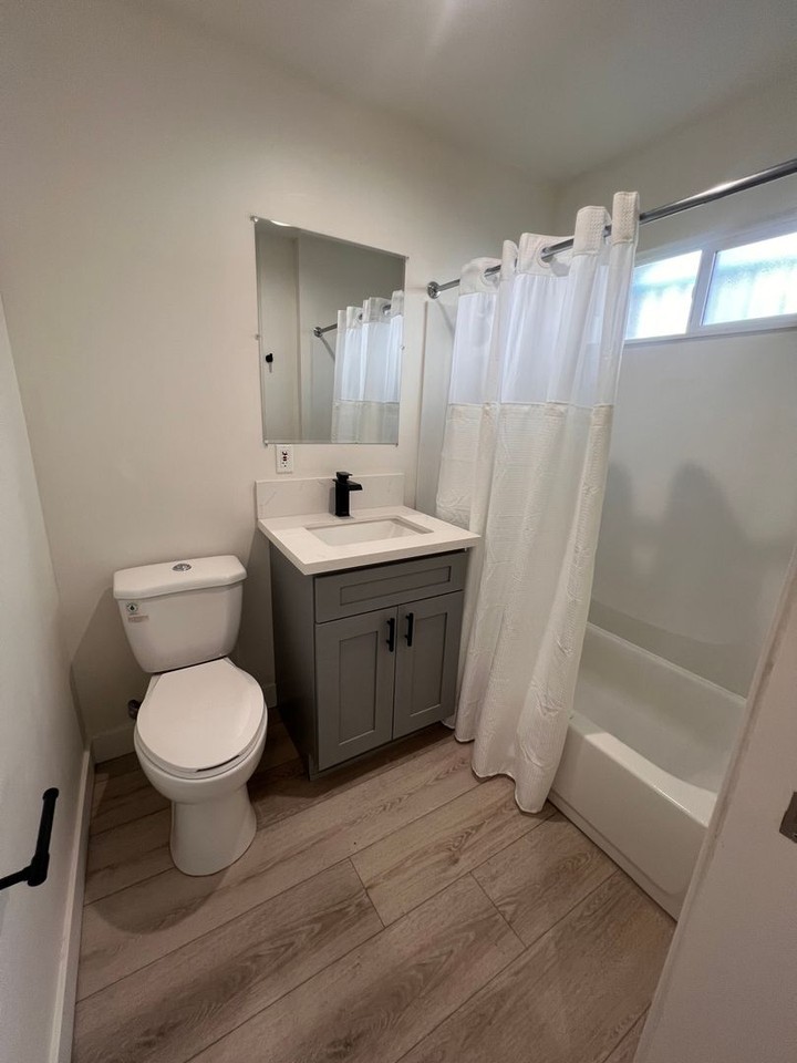 688 Shatto Place - Photo 3 of 16