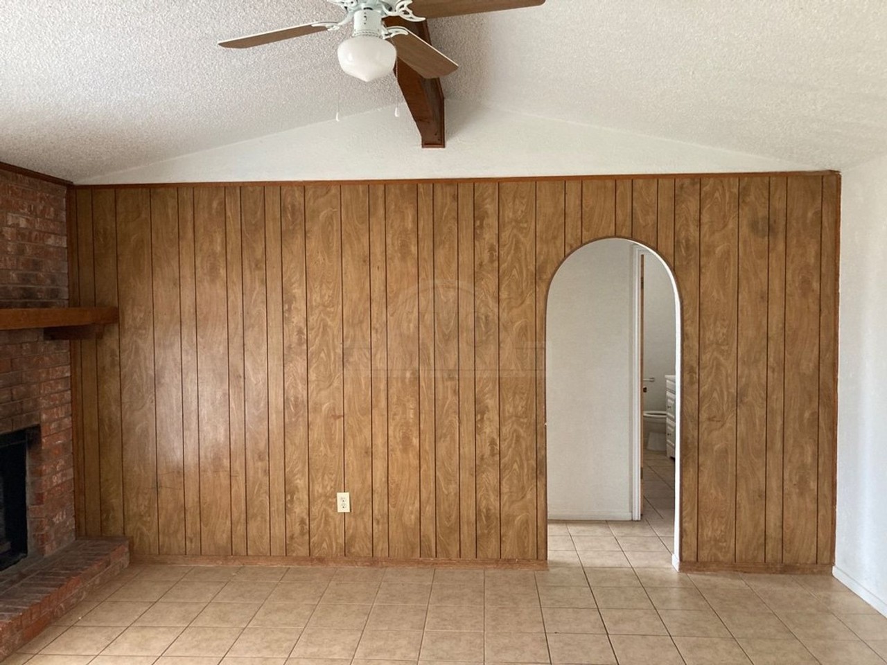 1508 Fairbanks St - Photo 4 of 17