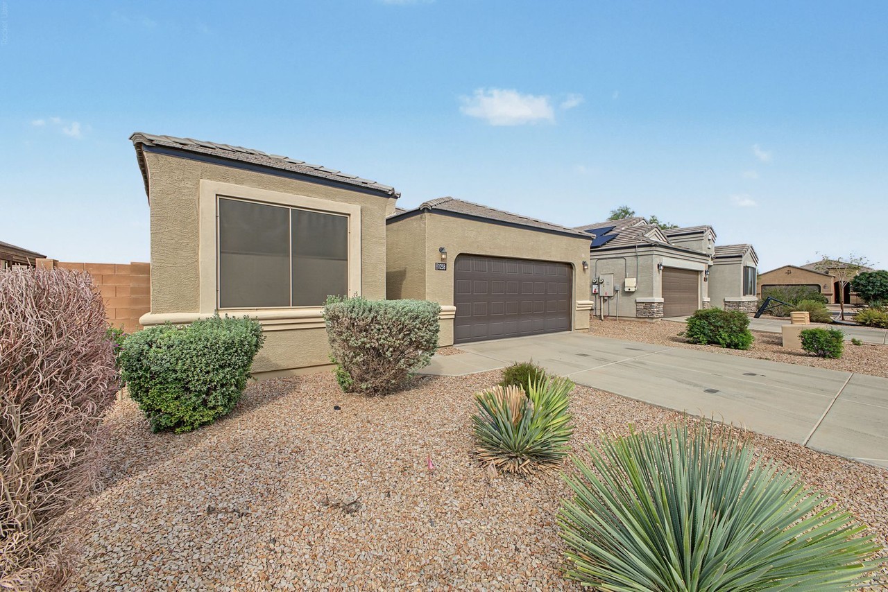 1258 E Eric Pl - Photo 4 of 34