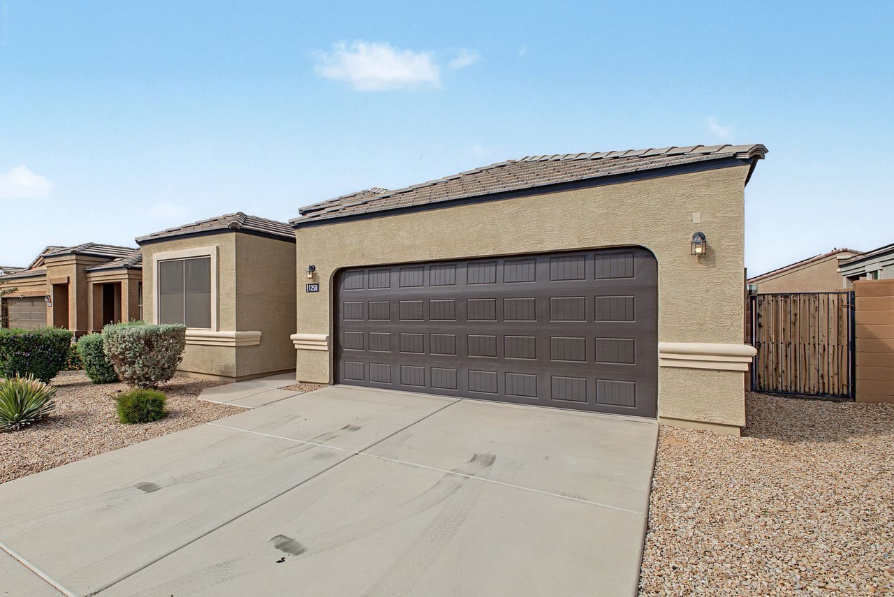 1258 E Eric Pl - Photo 5 of 34