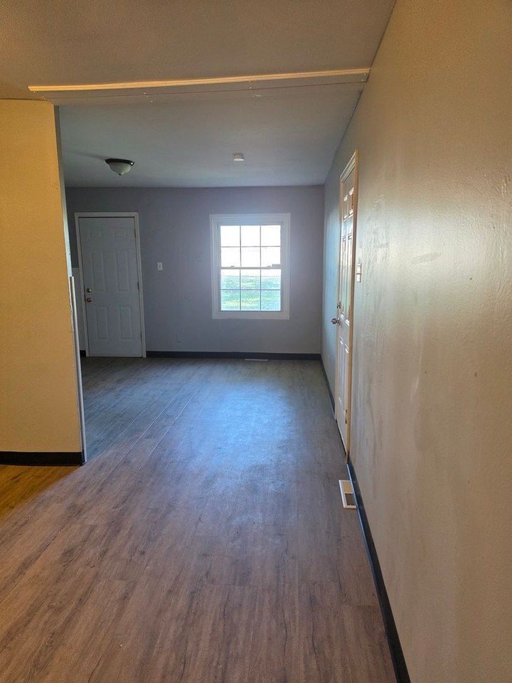 8 W Adams Dr - Photo 5 of 7