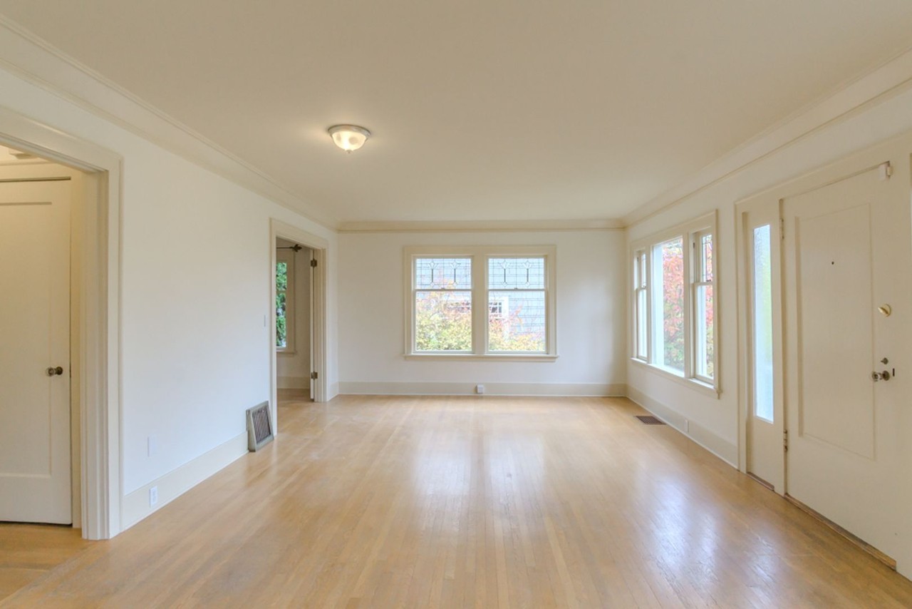 6275 20th Ave Ne - Photo 3 of 40