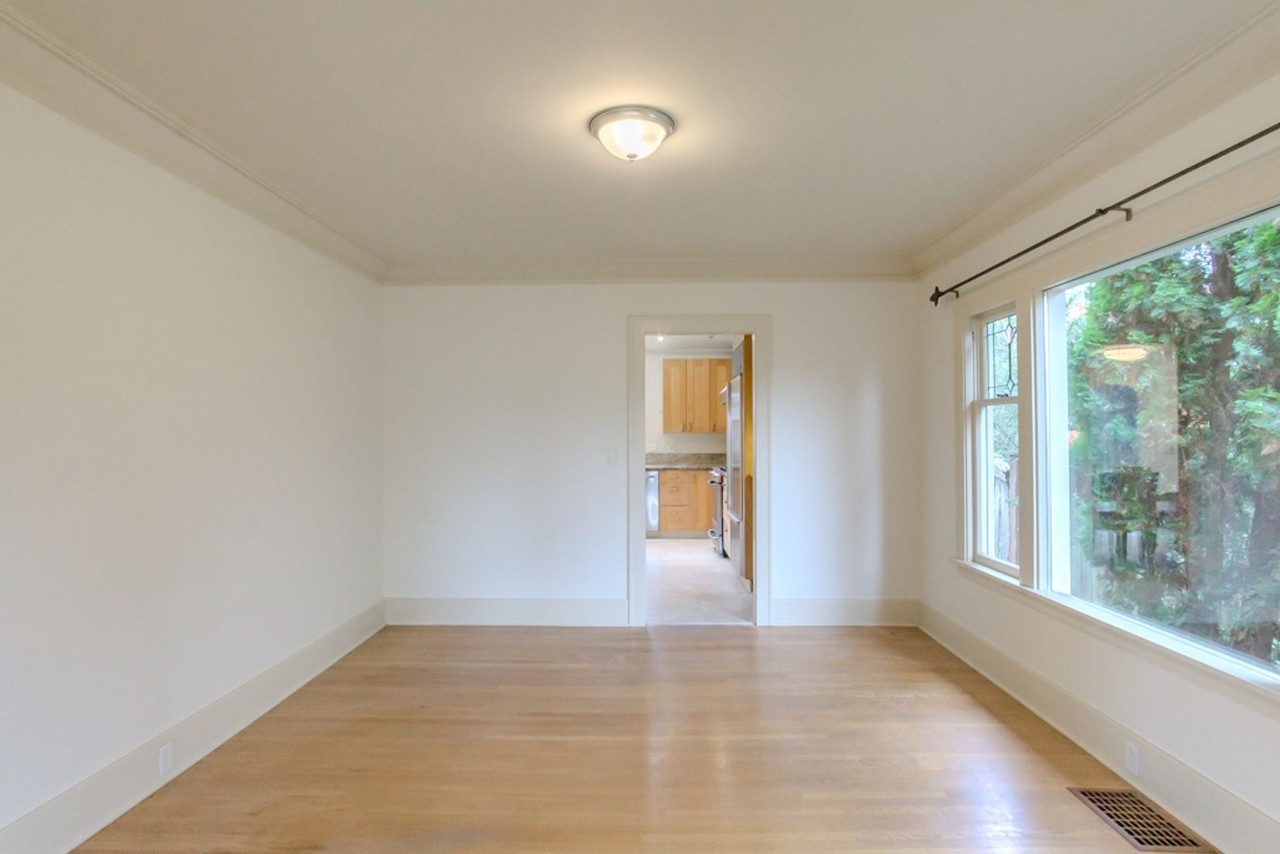 6275 20th Ave Ne - Photo 4 of 40